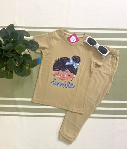 ست راحتی دخترانه نخی لاکرا طرح Smile